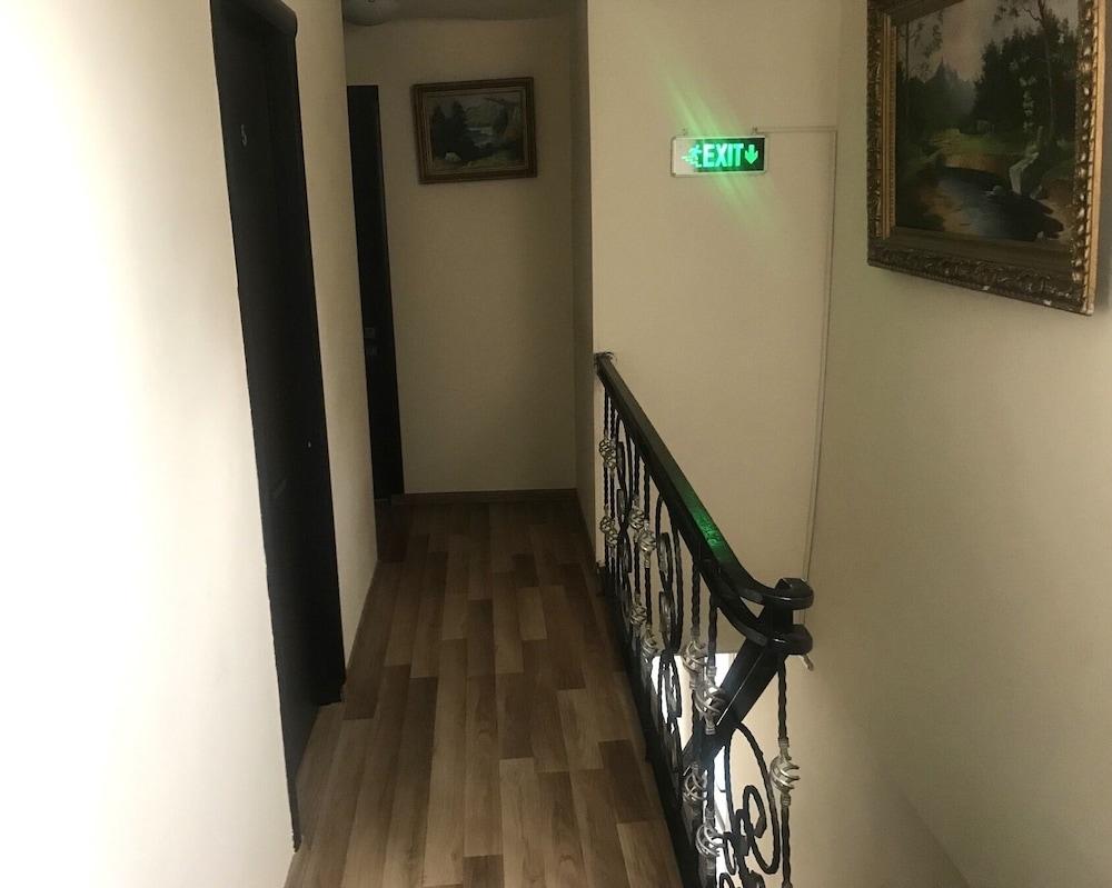Hotel Cristal Palace 第比利斯 外观 照片