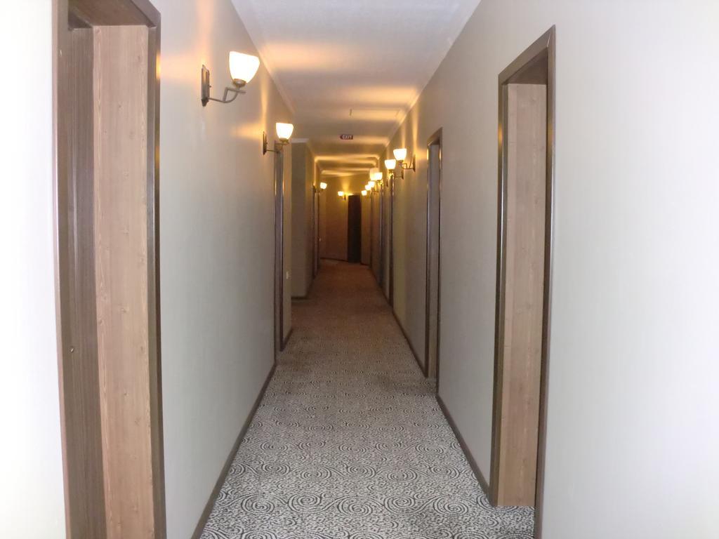 Hotel Cristal Palace 第比利斯 外观 照片
