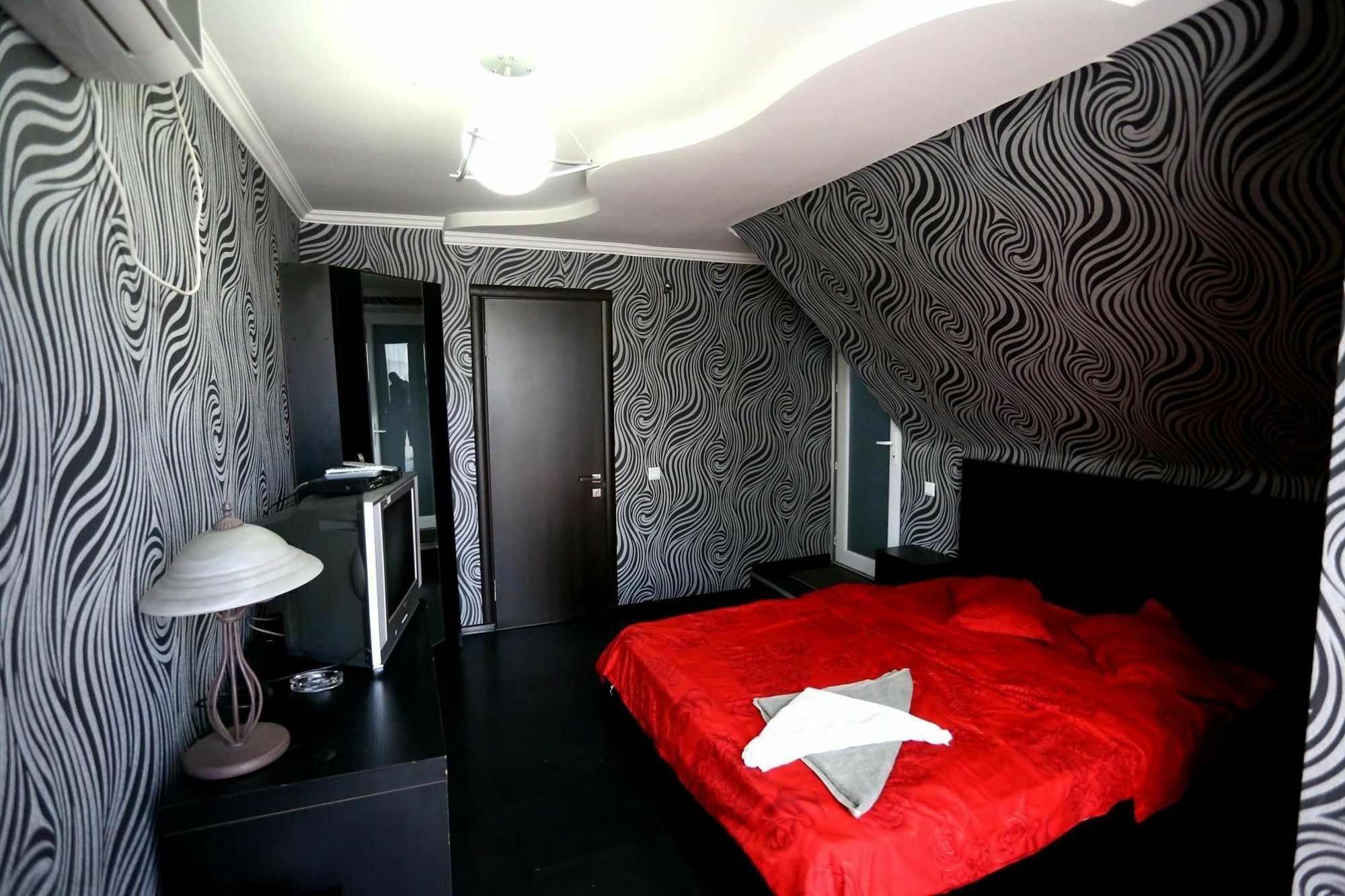 Hotel Cristal Palace 第比利斯 外观 照片